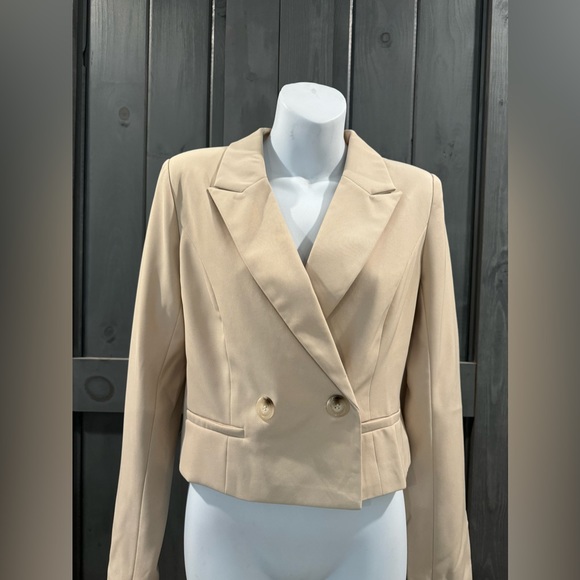 ❤️ WOMEN'S LONG SLEEVE BUTTON CLOSURE BLAZER New no tag - Picture 1 of 2